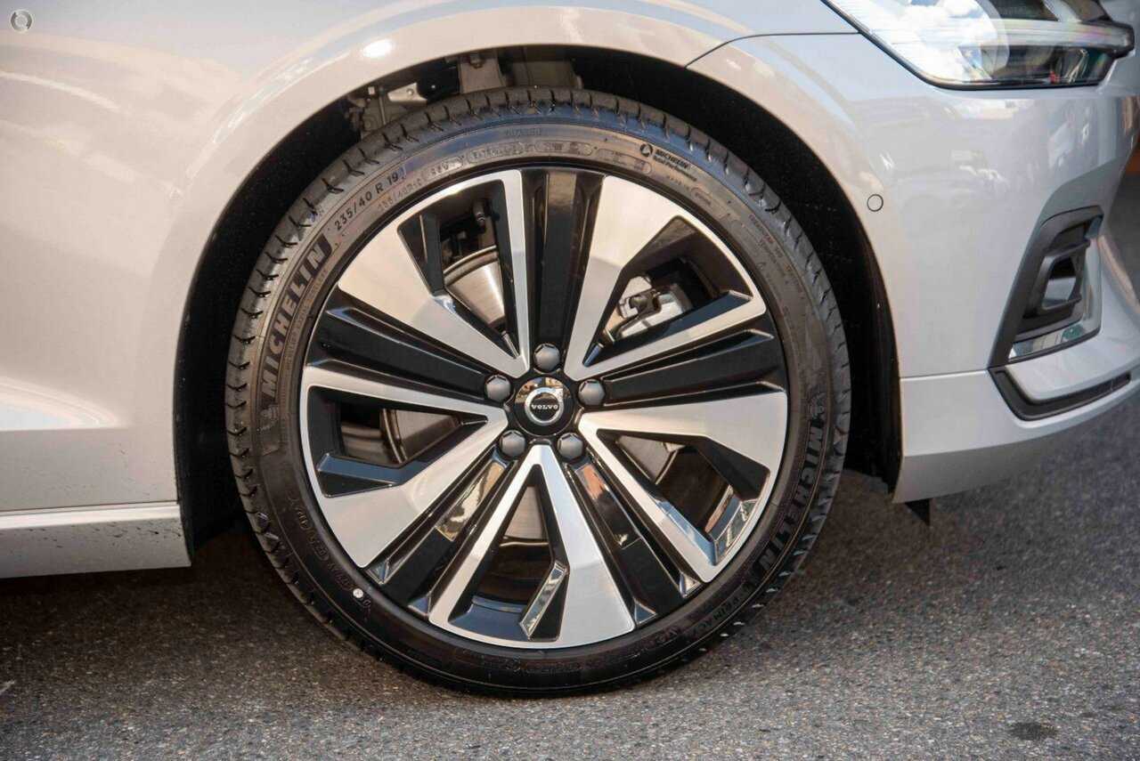 Volvo  S60 Ultra, B5 AWD Mild hybrid, Petrol, Bright