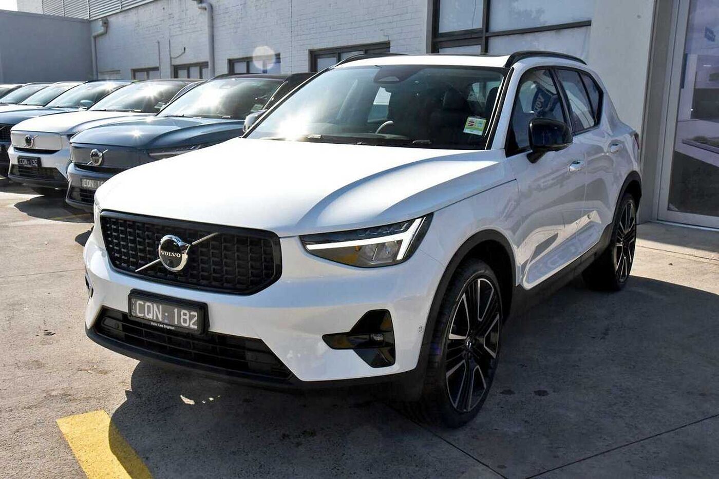 Volvo  XC40 Ultimate, B5 Mild Hybrid, Petrol, Dark