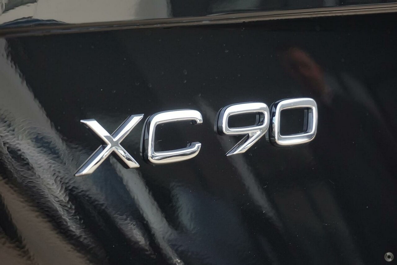 Volvo  XC90 Ultimate, B6 Mild Hybrid, Petrol, Dark, 7 Seats