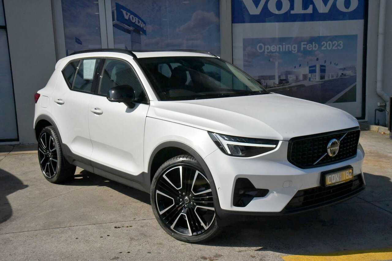 Volvo  XC40 Ultimate, B5 Mild Hybrid, Petrol, Dark