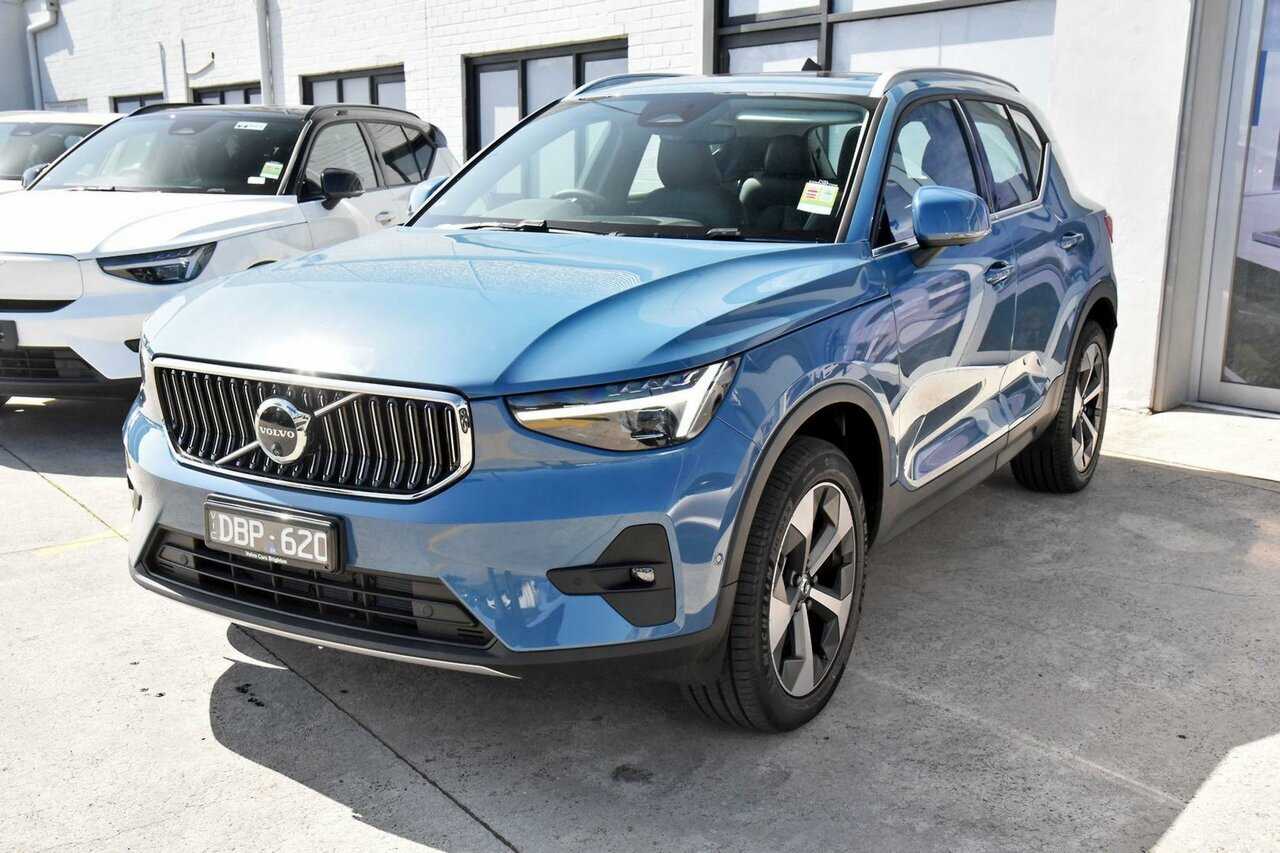 Volvo  XC40 Ultimate, B4 AWD Mild hybrid, Petrol, Bright