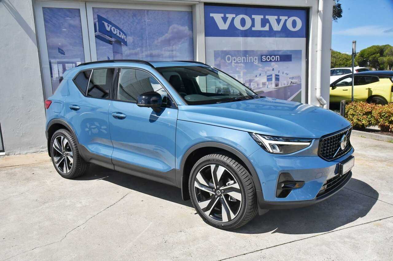 Volvo  XC40 Ultimate, B5 Mild Hybrid, Petrol, Dark