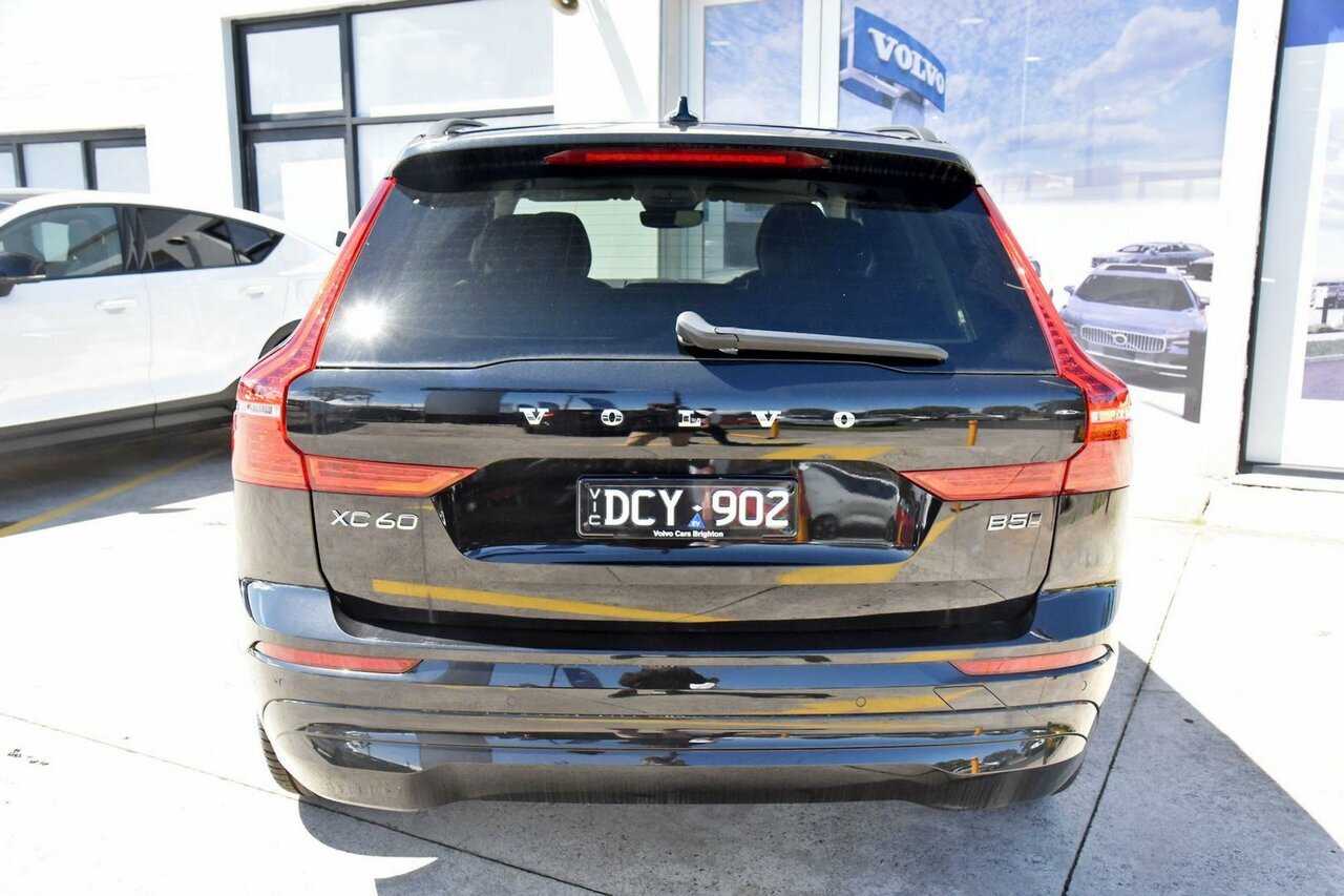 Volvo  XC60 Plus, B5 Mild Hybrid, Petrol