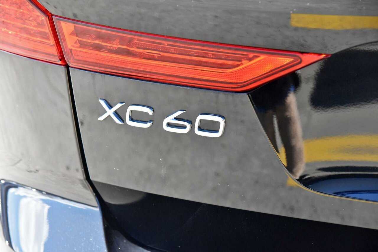 Volvo  XC60 Ultimate, B6 Mild Hybrid, Petrol, Dark