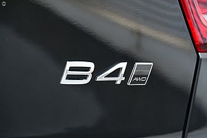 Volvo  XC40 Ultimate, B4 Mild Hybrid, Petrol, Bright