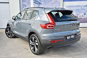 Volvo  XC40 Ultimate, B5 Mild Hybrid, Petrol, Dark