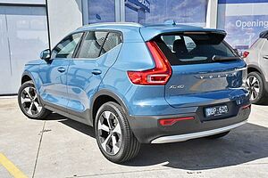 Volvo  XC40 Ultimate, B4 AWD Mild hybrid, Petrol, Bright