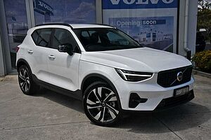 Volvo  XC40 Ultimate, B4 AWD Mild hybrid, Petrol, Dark