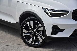 Volvo  XC40 Ultimate, B4 AWD Mild hybrid, Petrol, Dark