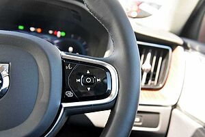 Volvo  XC60 Ultimate, B6 Mild Hybrid, Petrol, Dark